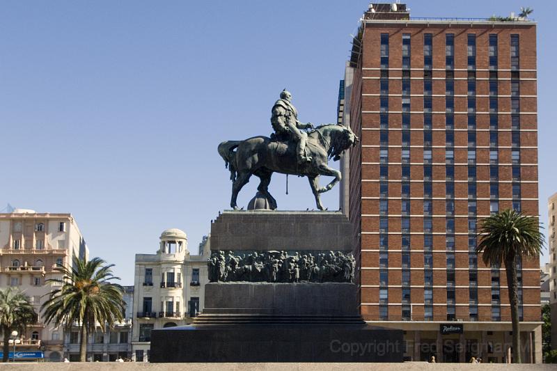 20071206_084559  D2X 4200x2800.jpg - Central Square, Montevideo, Uraguay. I stayed at the Radisson Hotel when I visited in the early 70s. This statue was the first 'scene' on my first 'View Master' reel when I was a youngster.  I attribute much of my lust for travel from the dreams this scene inspired